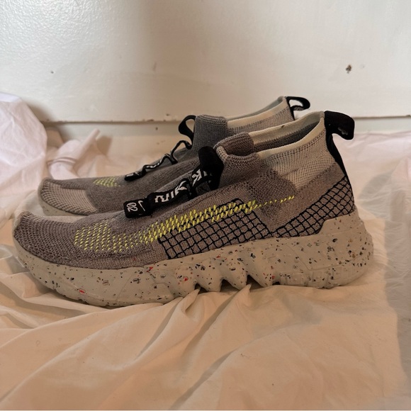 Nike Grey Sneakers - Picture 6 of 13